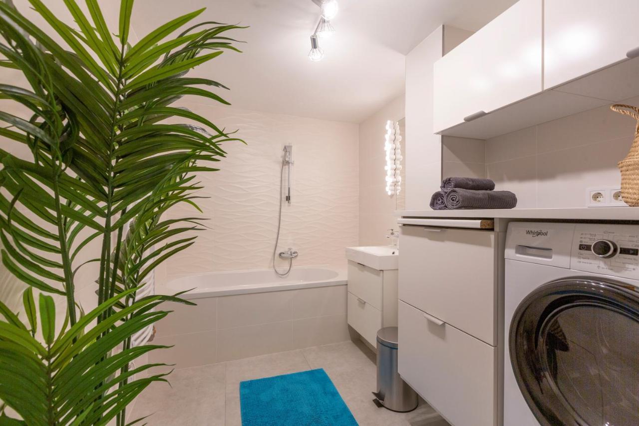 Unique Central 3 Floor Home With 4Bdrm, 3Bthrm Budapest Ngoại thất bức ảnh